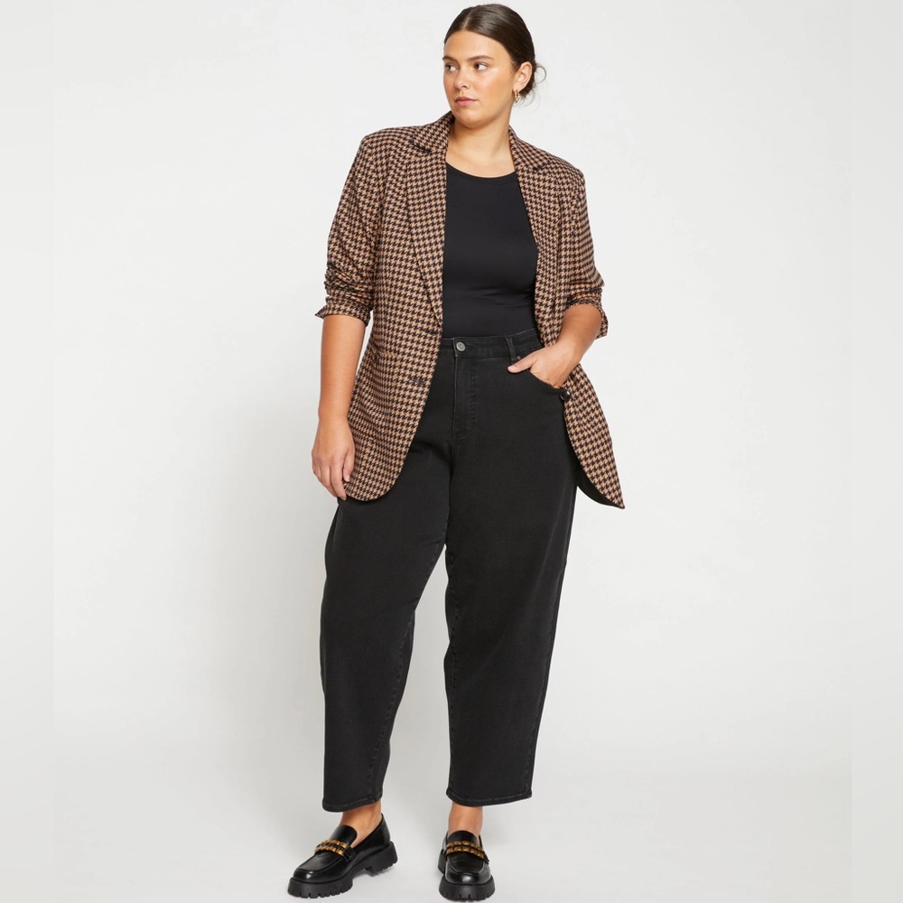 Universal Standard Lou Black Barrel Leg Jeans